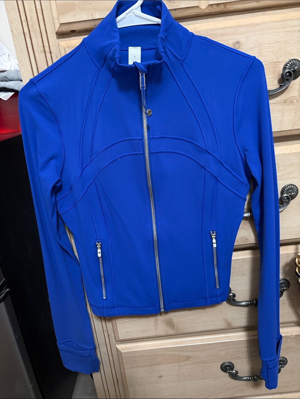 Define cropped jacket